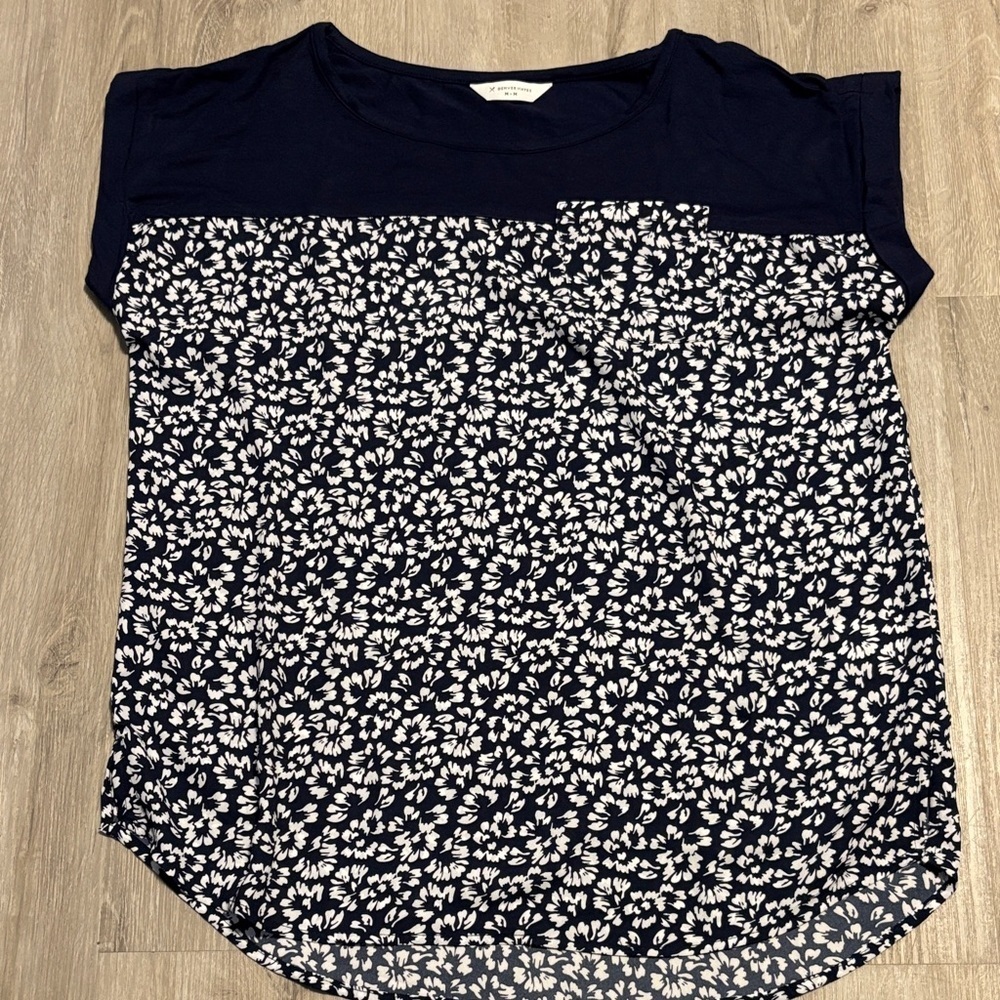 Denver Hayes Navy and White‎ Floral Blouse